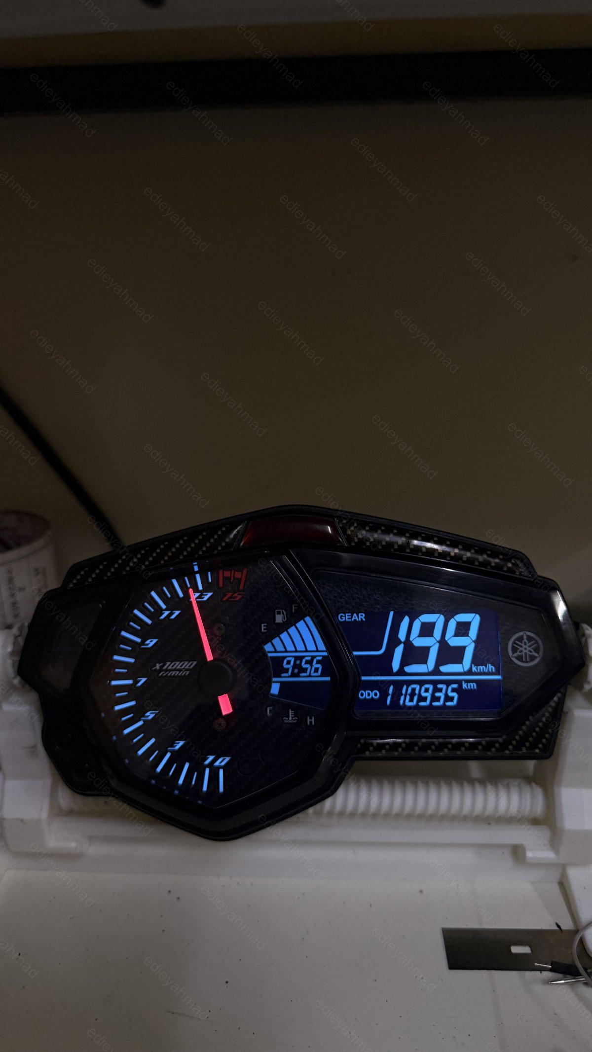 Yamaha R25 v1 custom LED