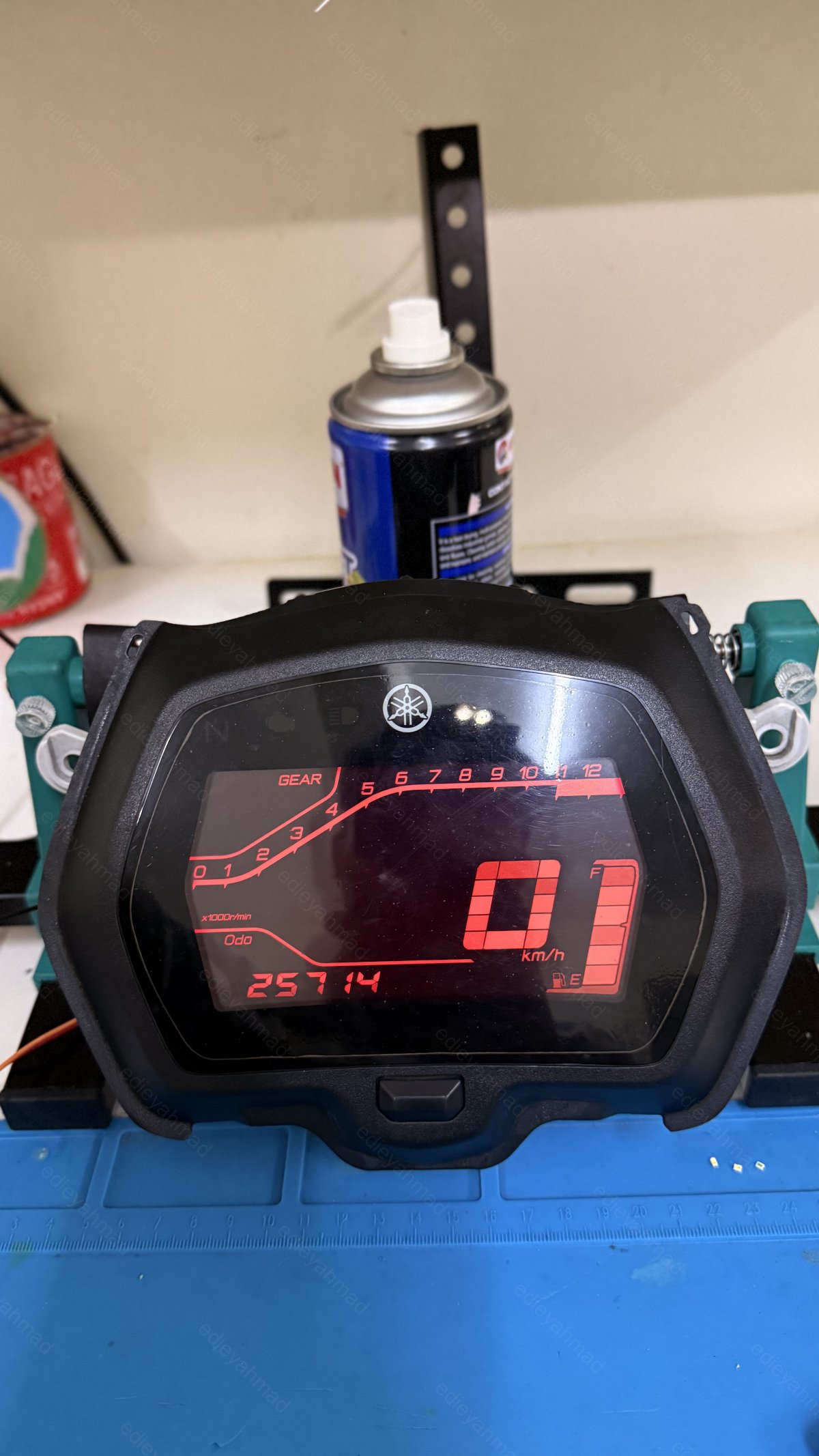 Y16 custom LED (MERAH)